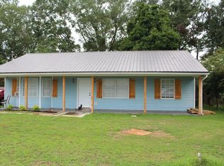 102 Holiday Ct, Taylor, AL 36301