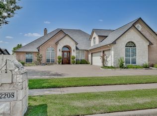 2208 Waters Edge Dr, Granbury, TX 76048