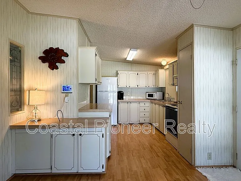4550 Charter St #RC — Photo 11