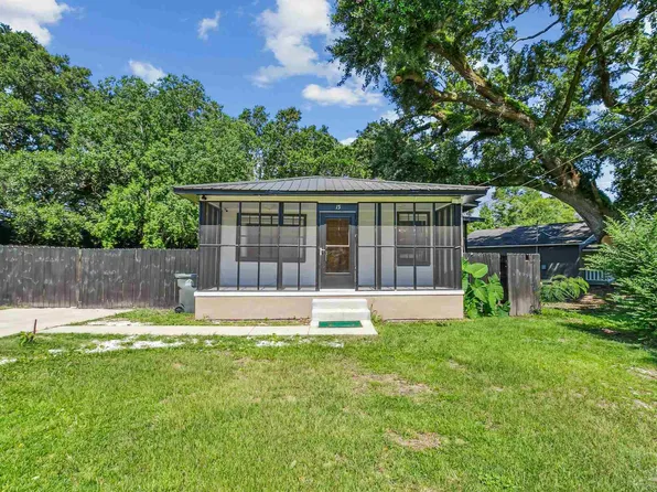 15 Clyde St, Pensacola, FL 32503