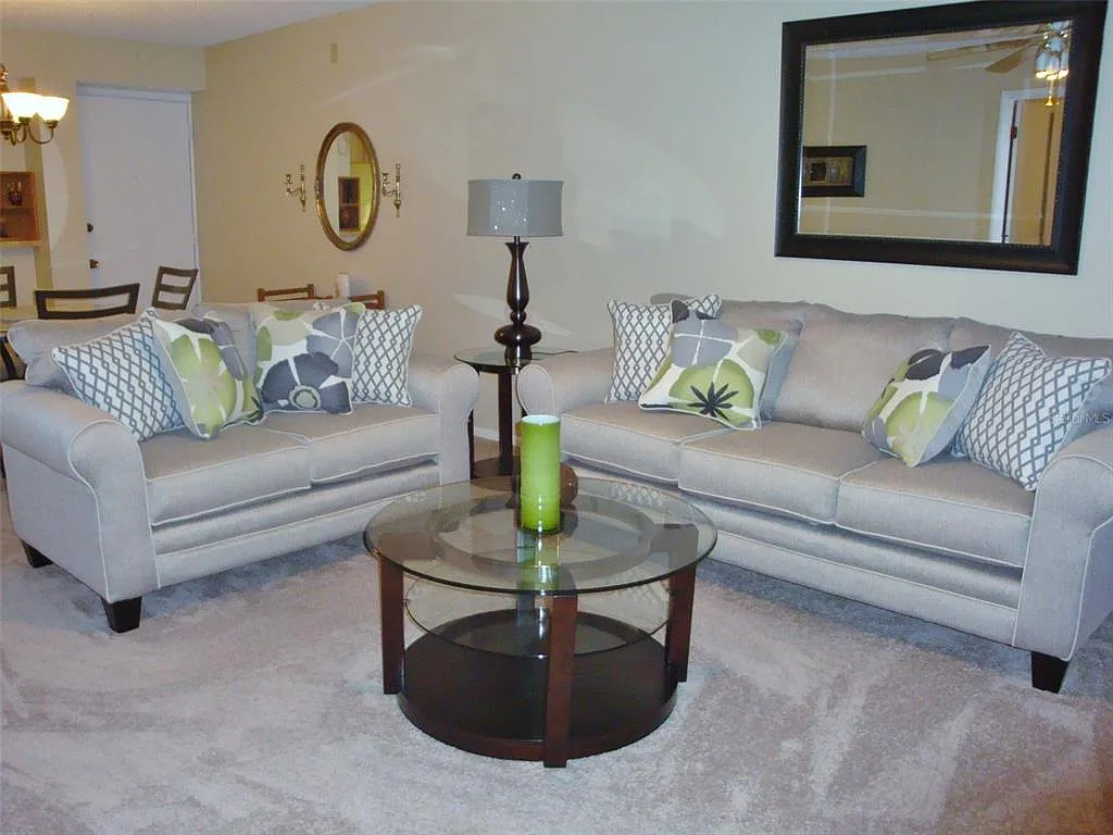 2 bed, 2.0 bath, 1053 sqft, $1,900 — Photo 4