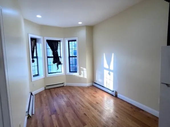 (undisclosed Address), Bronx, NY 10457