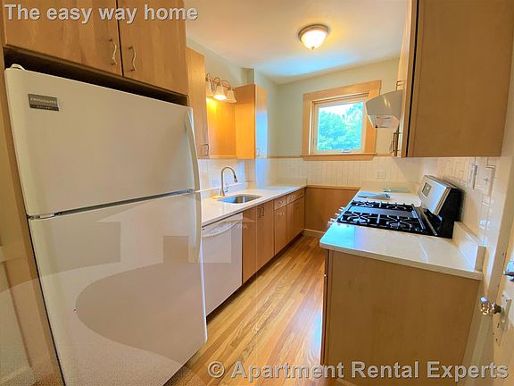 3rd image of 520 High St #16C