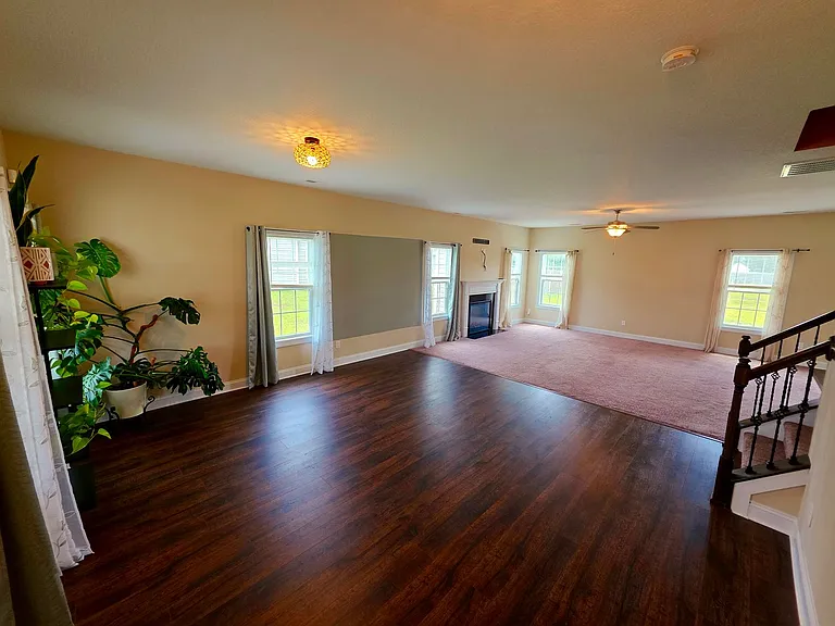 406 Tyrrell Trl — Photo 8