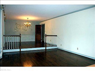 3rd image of 178 W Queens Dr