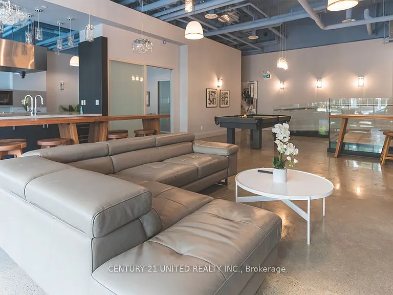 100 Bond St E #1002 — Photo 4