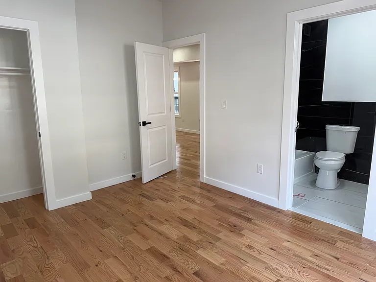 183 Woodside Ave #1F — Photo 6