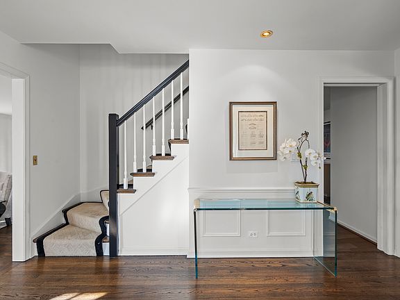 3rd image of 722 Forest Hill Rd