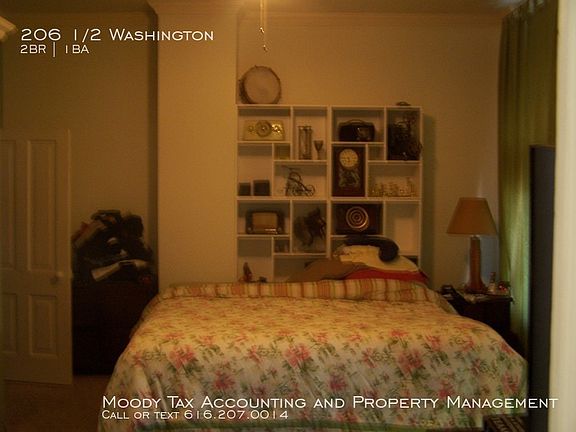 5th image of 206 1/2 Washington Ave
