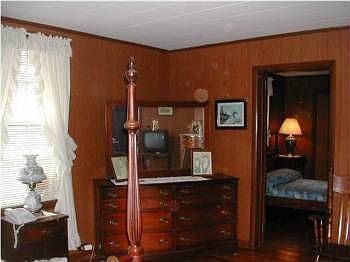 2nd image of 3777 Dixie Cir