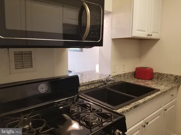 1121 Arlington Blvd APT 328, Arlington, VA 22209