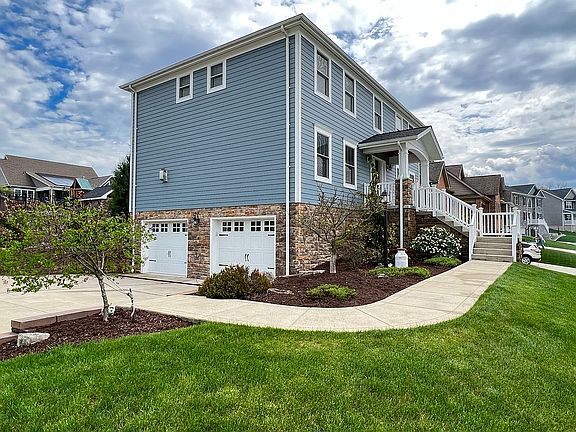 5th image of 3231 Yorkshire Dr