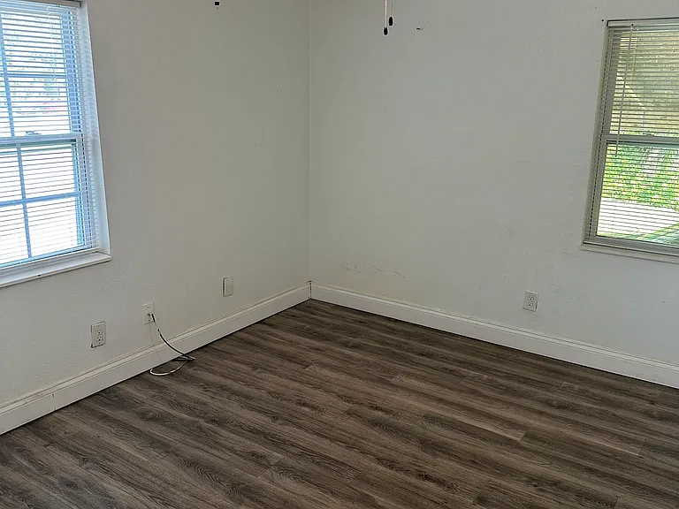 324 Seminola Blvd #B — Photo 10