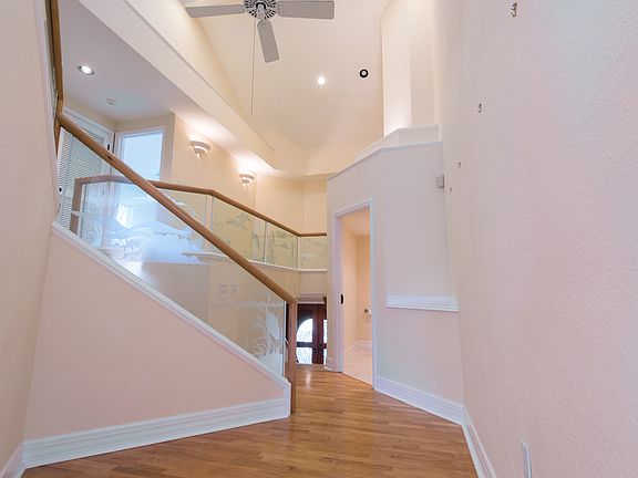 5th image of 730 Pinellas Bayway S