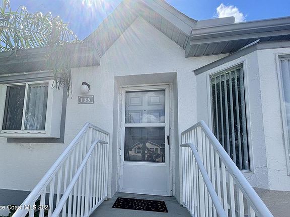 4th image of 135 Ocean Park Ln #10