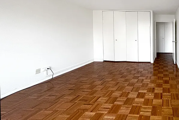 Rented by Warburg | media 14