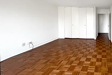 Rented by Warburg