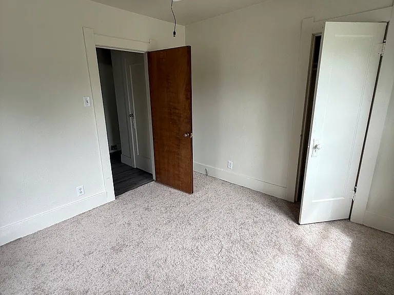 1105 S Jasper St — Photo 6
