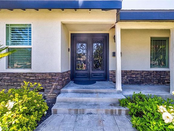 3rd image of 9014 Ola Ave
