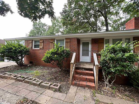 5th image of 110 Lynch Dr