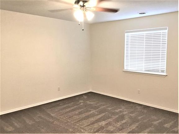 5th image of 723 N Carisbrooke Ave