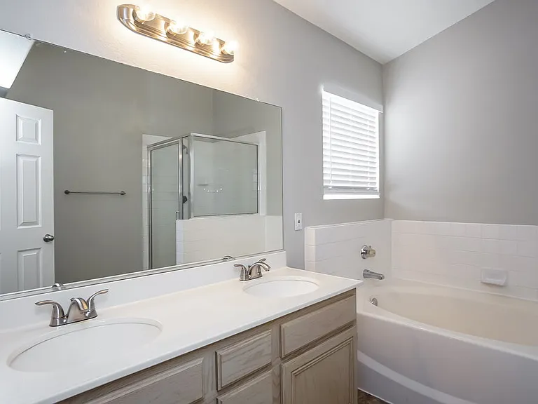 537 Bay Bridge Dr — Photo 10
