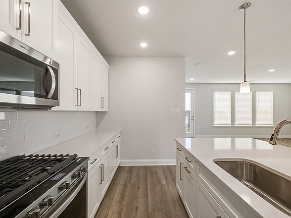 5th image of 2021 Dandelion Dr