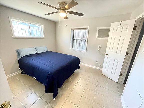 3rd image of 2601 Carondelet St APT K