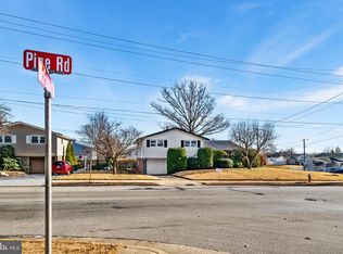 9219 Pine Rd, Philadelphia, PA 19115