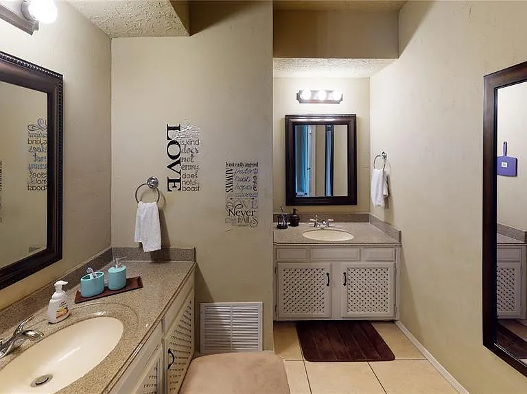 2408 W Boston St — Photo 29