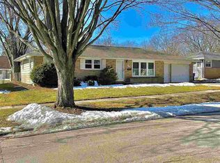 1357 Servais St, Green Bay, WI 54304