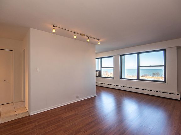 3rd image of 3410 N Lake Shore Dr APT 15F