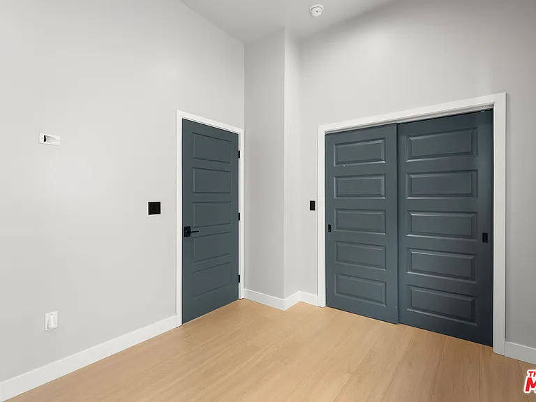 1249 S Plymouth Blvd — Photo 7
