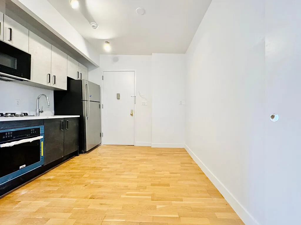 6 bed, 4.0 bath, 1200 sqft, $1,450 — Photo 3