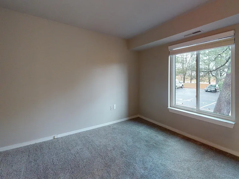 Seneca Place — Photo 46