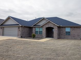 305 Pin Oak St, Gentry, AR 72734