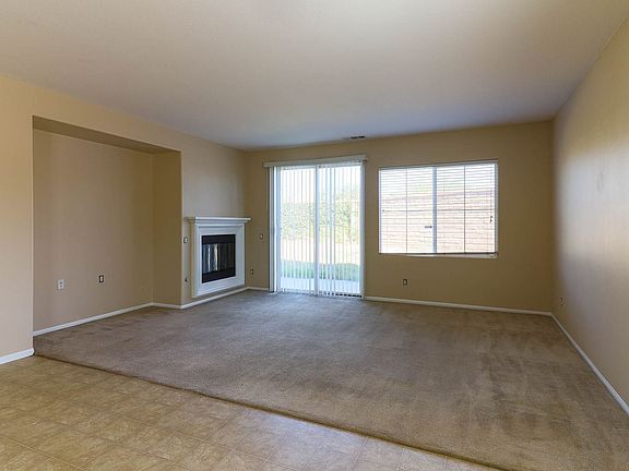 4th image of 27120 Waterford Way