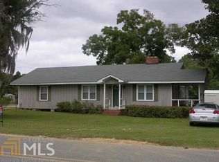 225 Cedar St, Metter, GA 30439