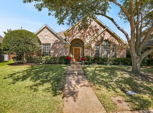 305 Cosbie Dr, Irving, TX 75063