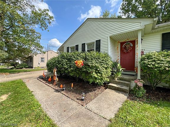 5th image of 5044 Kuszmaul Ave NW