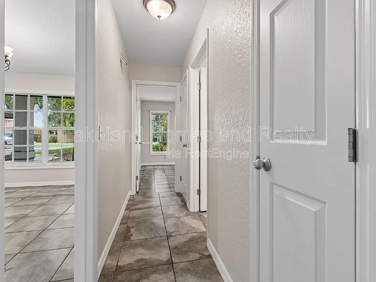 95 Woodside Dr — Photo 33