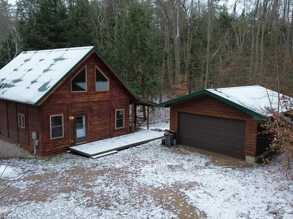 9015 E Powell Lake Rd, Wetmore, MI 49895