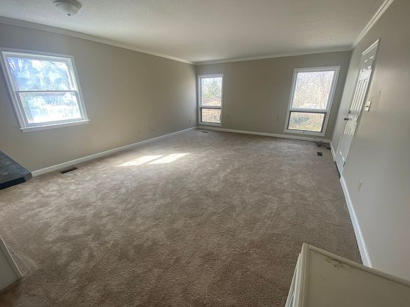 5th image of 744 Crescent Dr #3