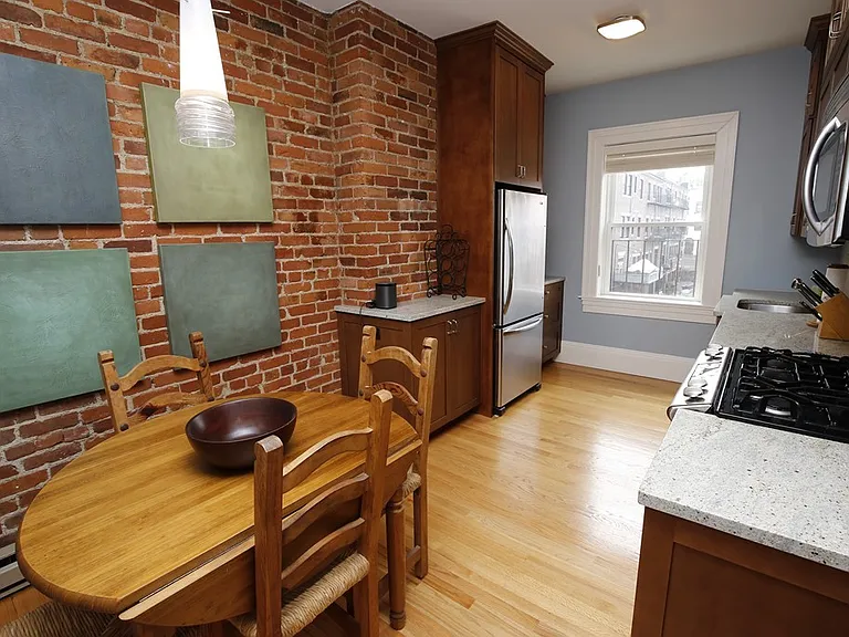 919 Beacon St #2 — Photo 5