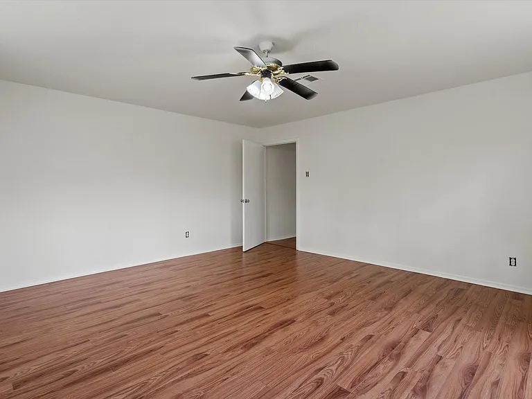 1014 FM 1441 — Photo 28