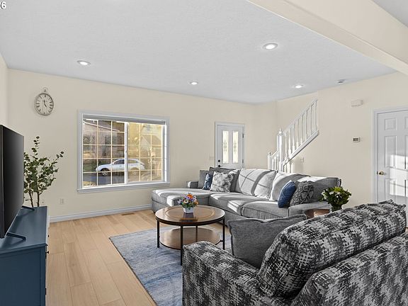 5th image of 2922 Walnut Ct