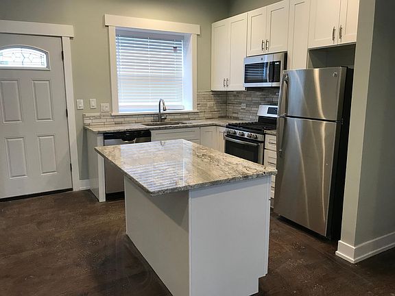 2nd image of 3927 N Lincoln Ave #2R