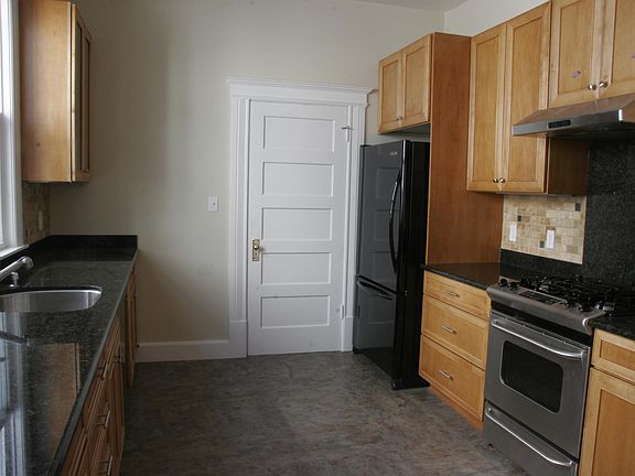 4th image of 220 Shrader St