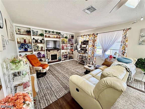 4th image of 332 Dellwood Ave