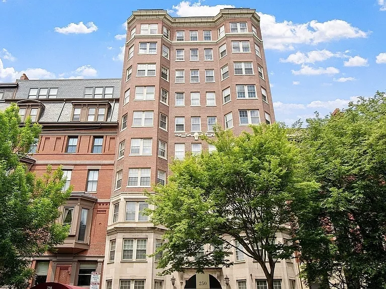 250 Beacon St #1B — Photo 24